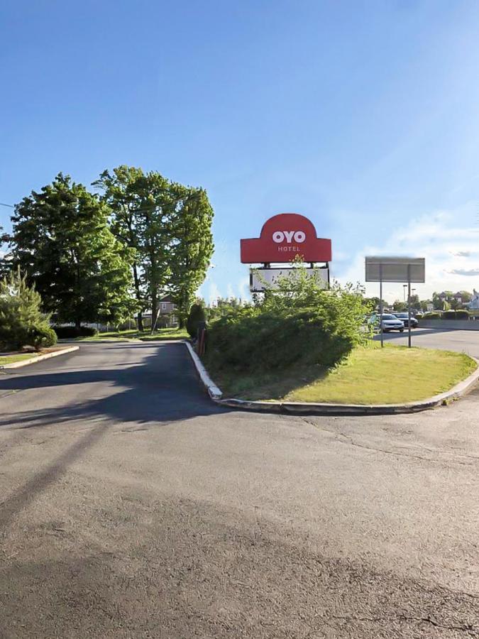 Oyo Hotel Edison Nj Route 1 Bagian luar foto