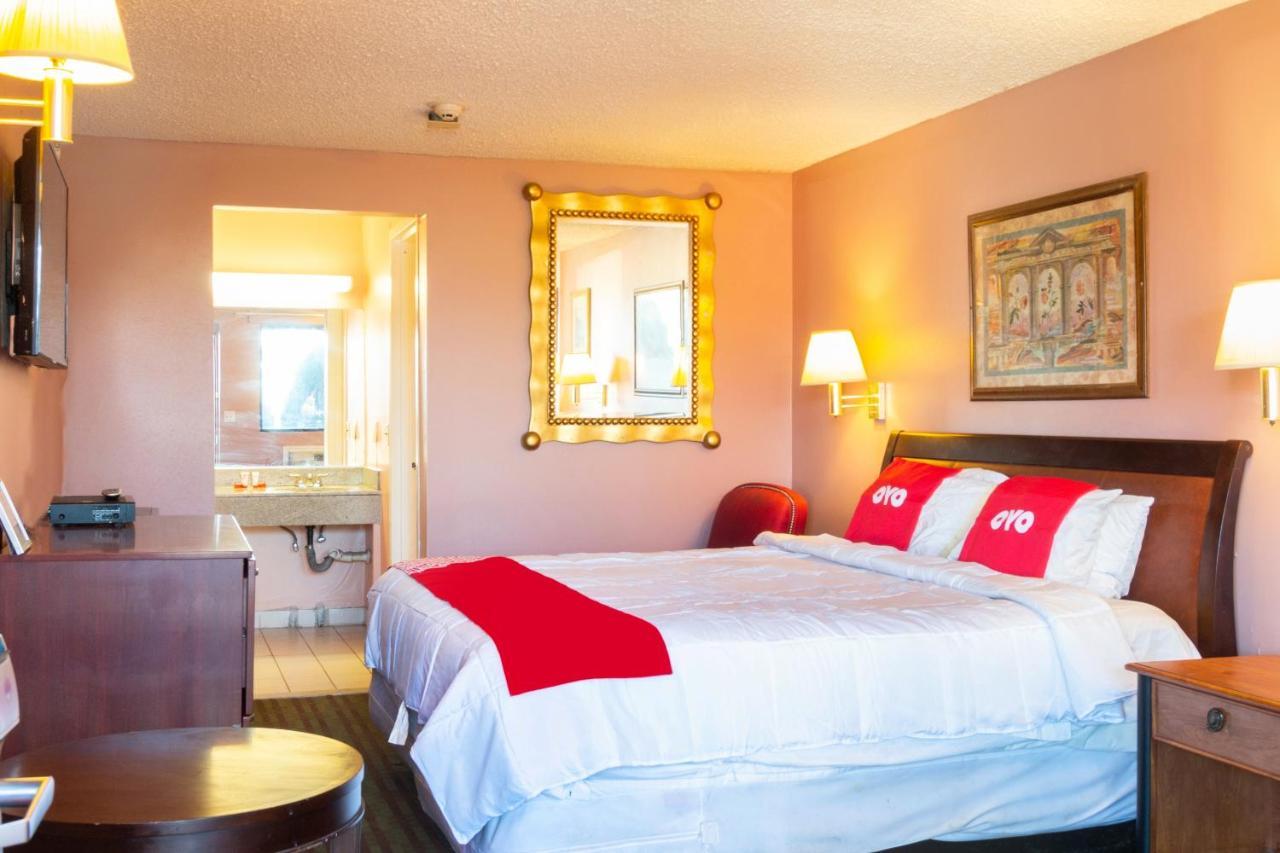 Oyo Hotel Edison Nj Route 1 Bagian luar foto