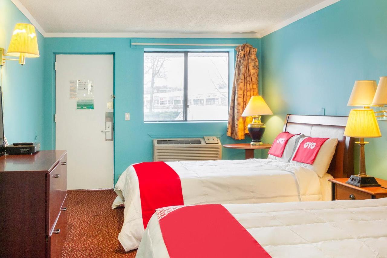 Oyo Hotel Edison Nj Route 1 Bagian luar foto
