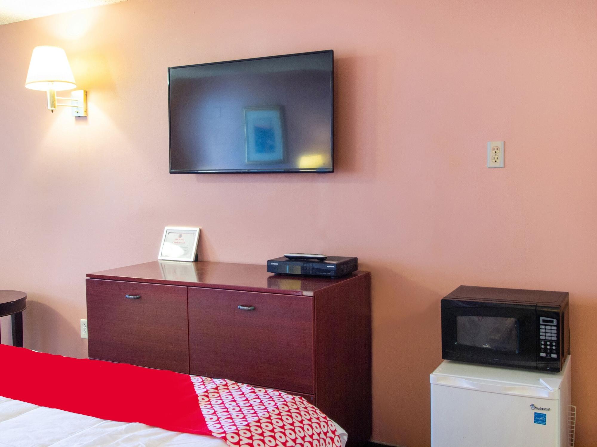 Oyo Hotel Edison Nj Route 1 Bagian luar foto